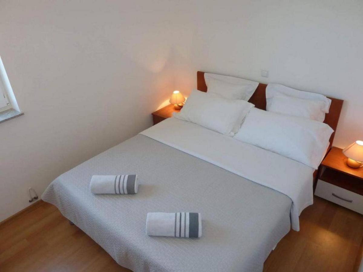 Apartments Mlikota 扎顿 外观 照片