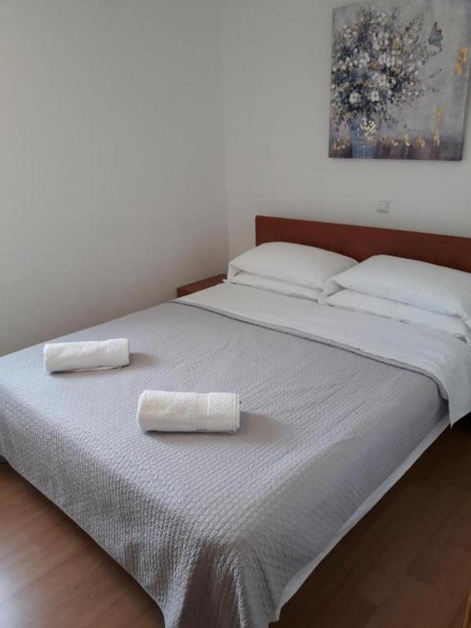 Apartments Mlikota 扎顿 外观 照片