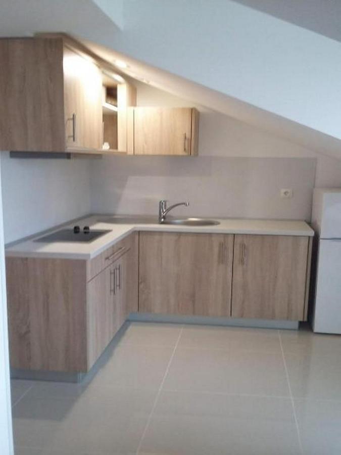Apartments Mlikota 扎顿 外观 照片