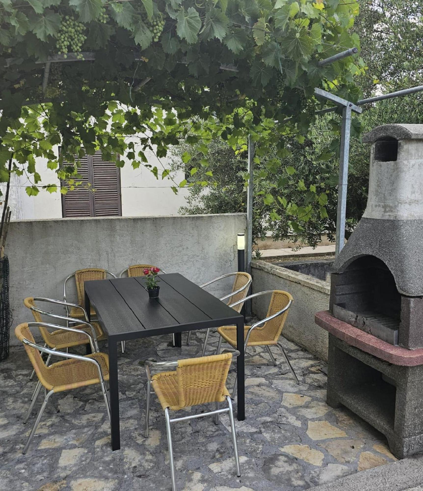 Apartments Mlikota 扎顿 外观 照片